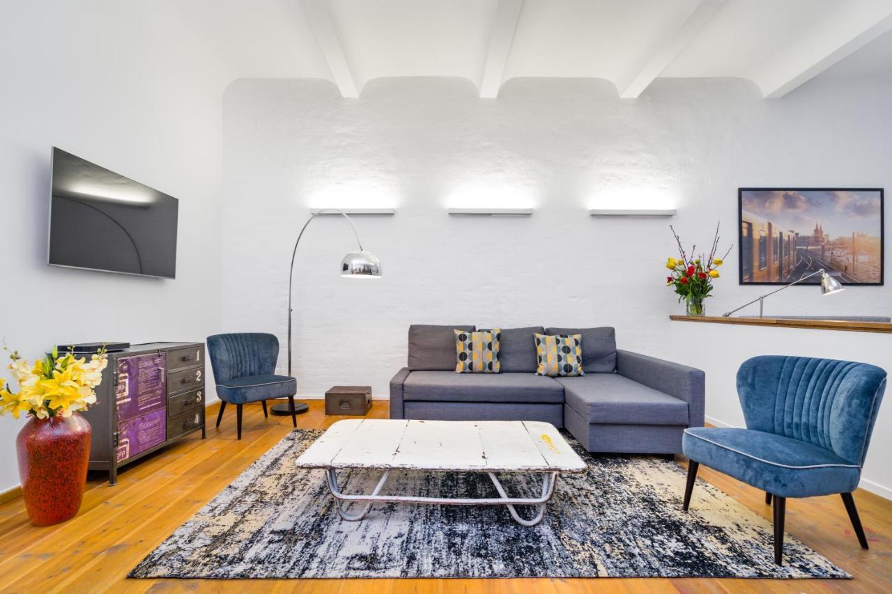 The Melchior, Luxury Industry Loft In Mitte, Group & Family Friendly, 2 Bath Rooms, Big Dining Table, Ideal For 4 - 6 Guests — Photos 2